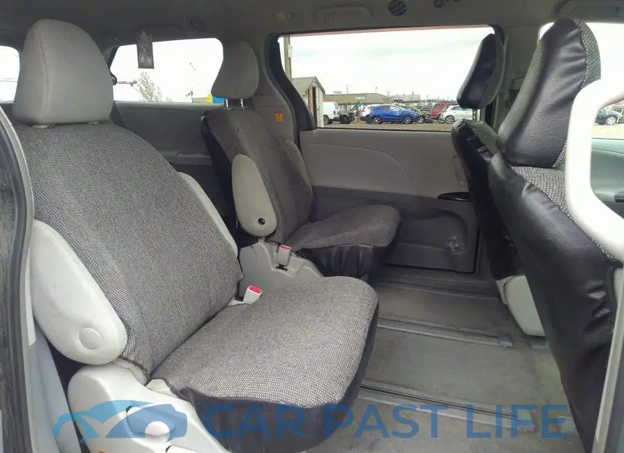 5TDZK3DC7CS200141# 8
