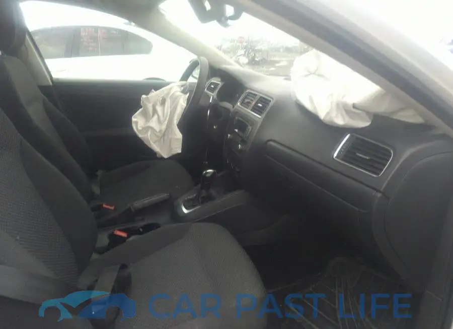 3VW2K7AJ5CM418538# 5