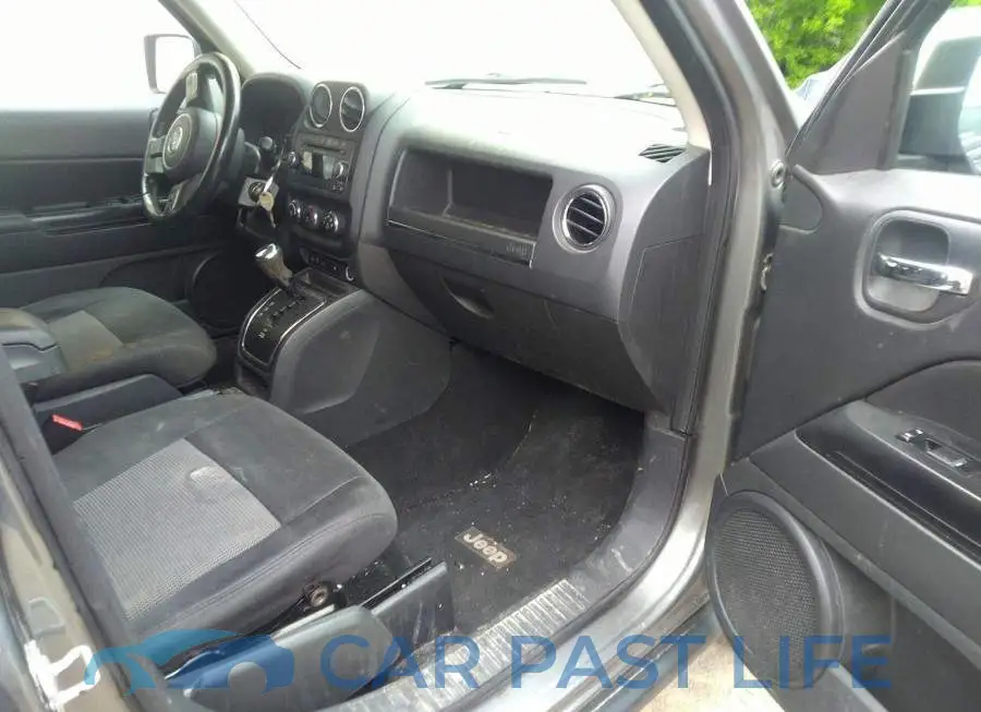 1J4NF2GB8BD272227# 5