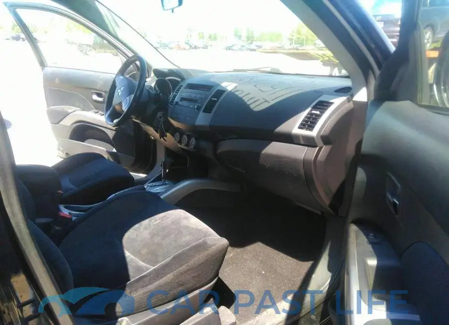 JA4AT2AW8BU605853# 5