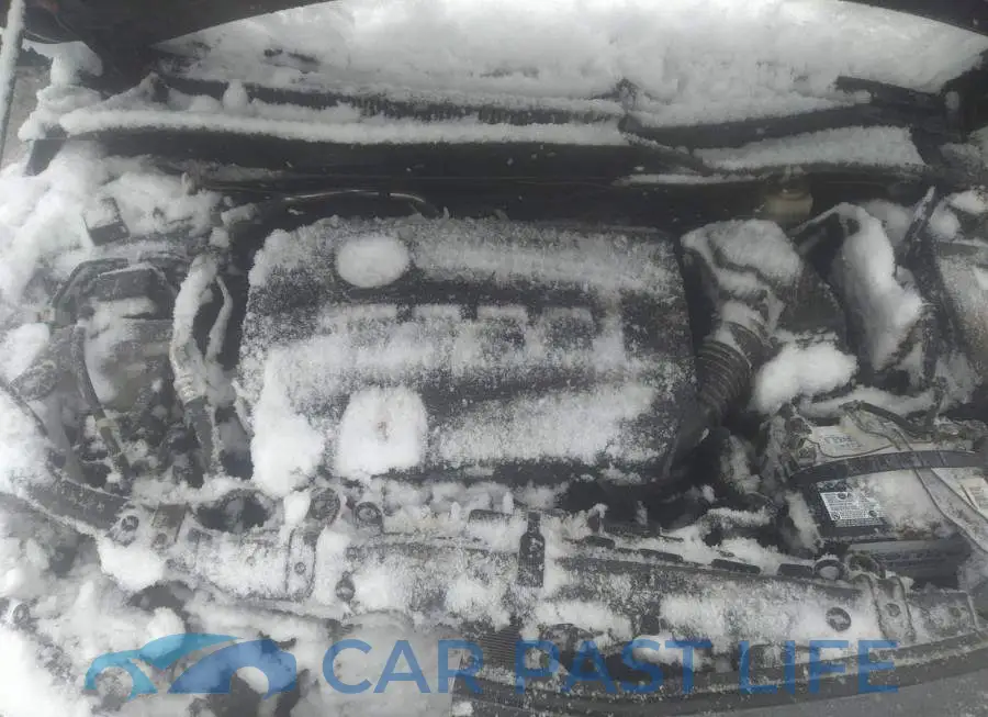 2T1BU4EE3AC219938# 10