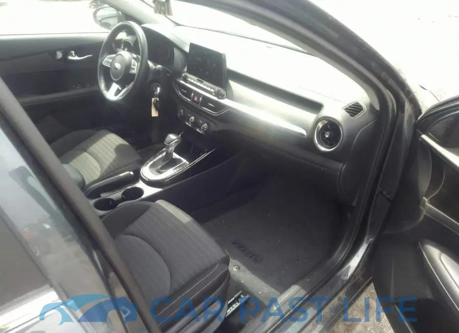 3KPF54AD1ME279976# 5