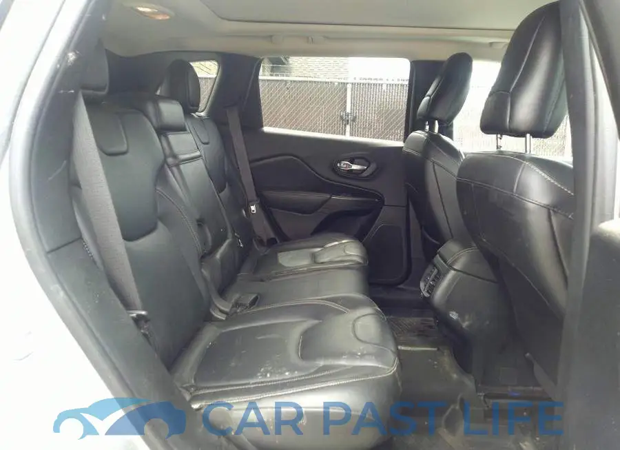 1C4PJMDS5GW352660# 8