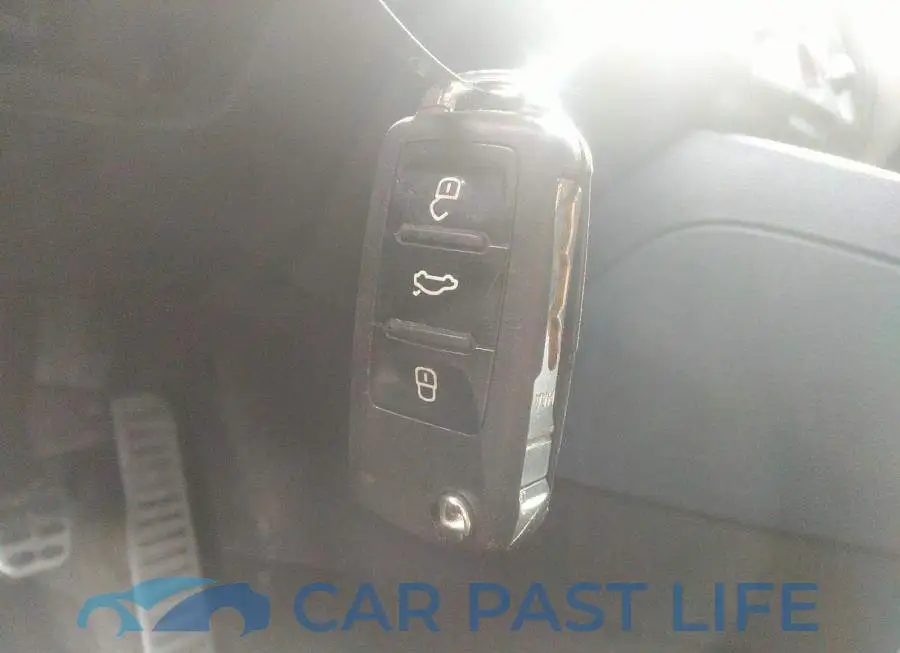 3VW3L7AJ6CM376477# 11