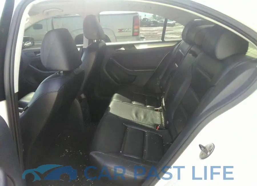 3VW3L7AJ6CM376477# 8
