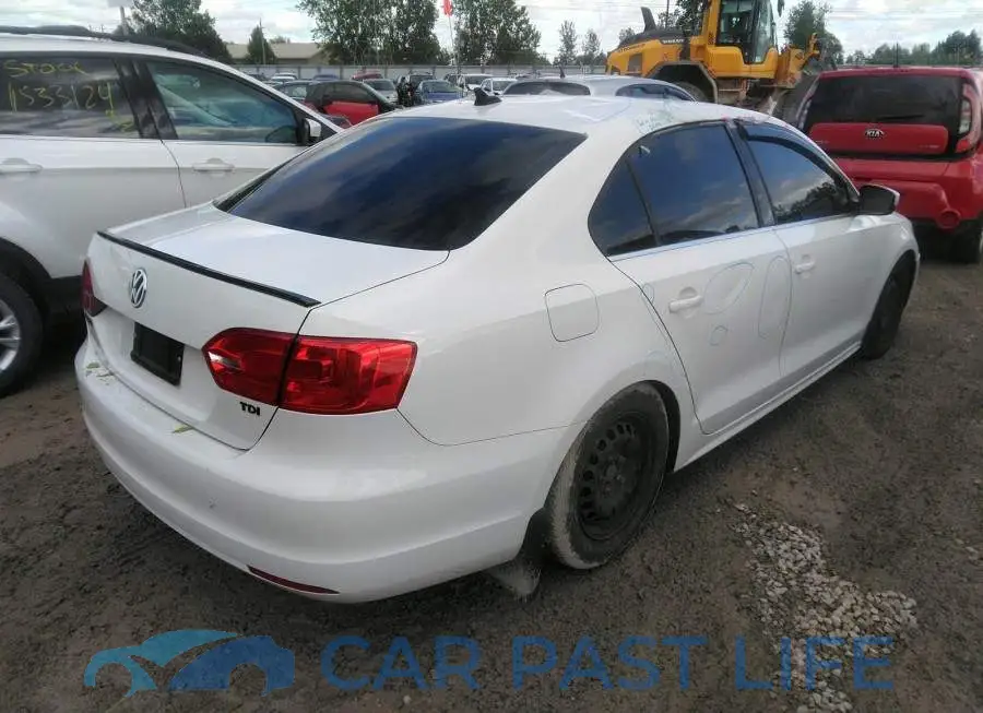 3VW3L7AJ6CM376477# 4