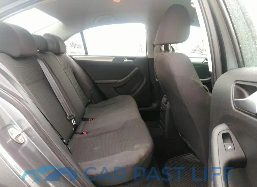 3VW1K7AJ7FM260087# 8