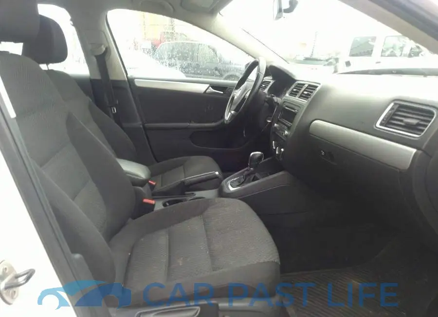 3VWDL7AJXDM423306# 5