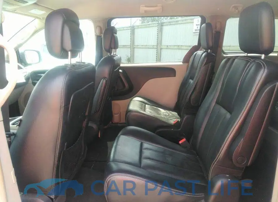 2C4RDGDG4CR105582# 8