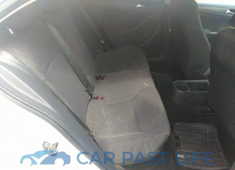 3VW2K7AJ6BM375990# 8