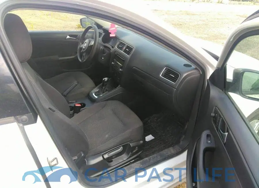 3VW2K7AJ6BM375990# 5