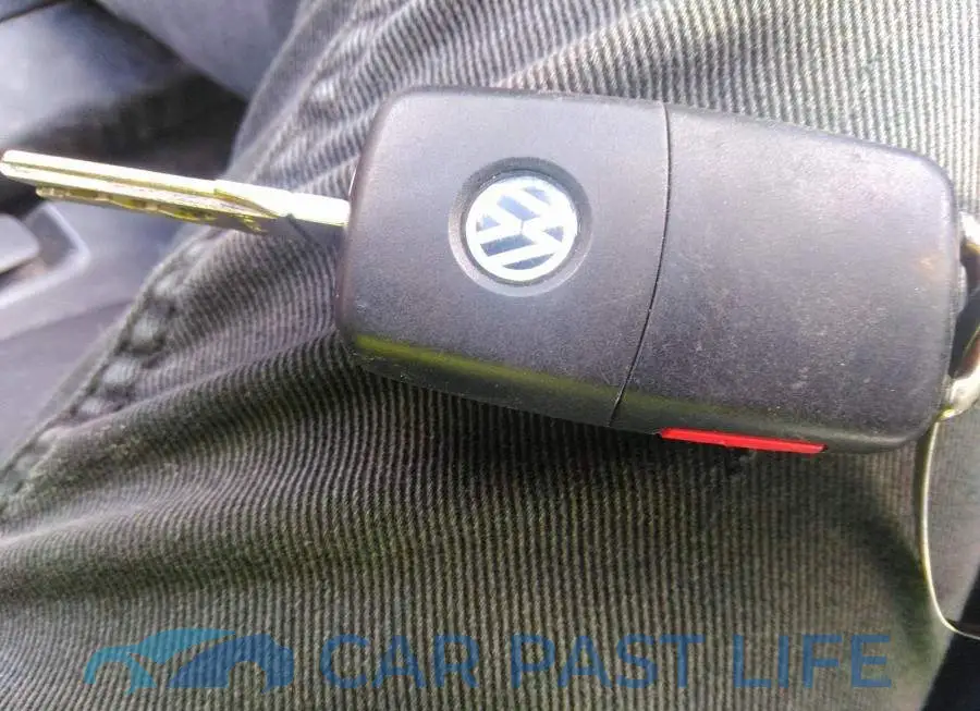 3VW2B7AJ1HM204671# 11