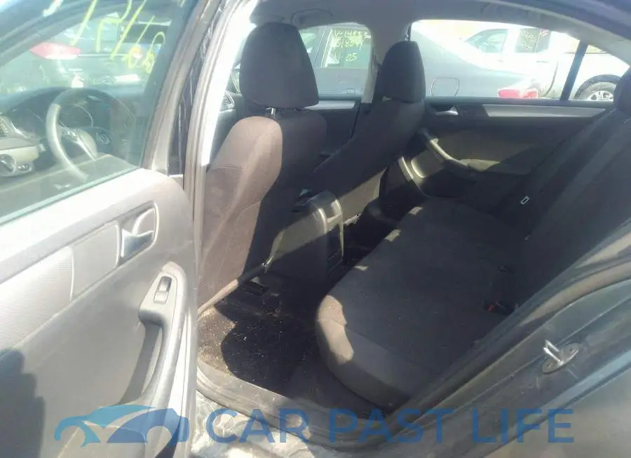 3VW167AJ2HM379351# 8
