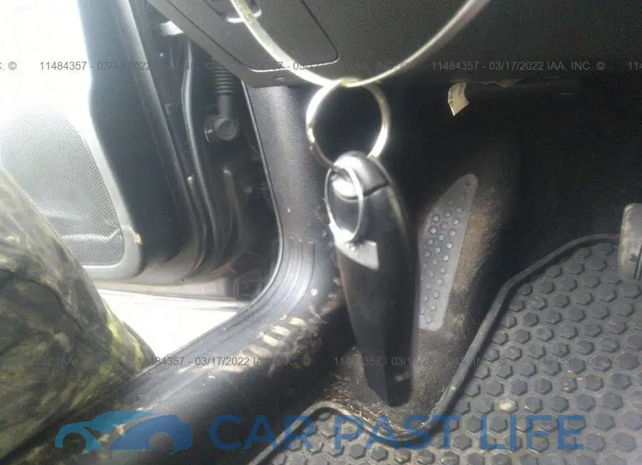 1C4PJLCB2FW590444# 11