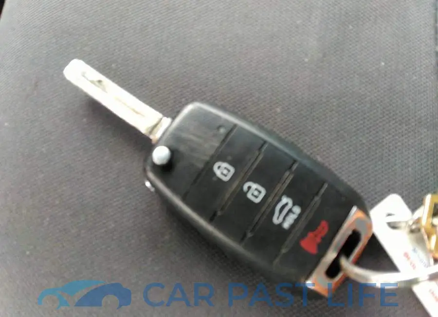 KNADM4A33E6349970# 11