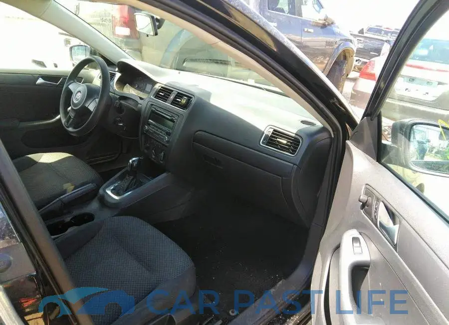 3VW2K7AJXCM453351# 5