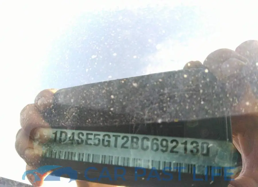 1D4SE5GT2BC692130# 9