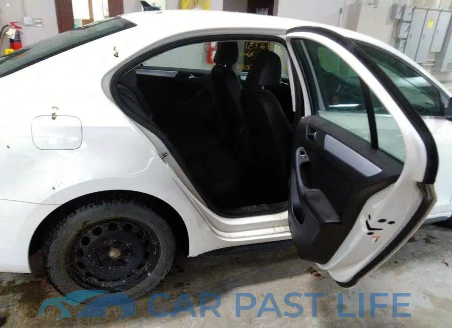 3VW637AJ3DM231380# 8