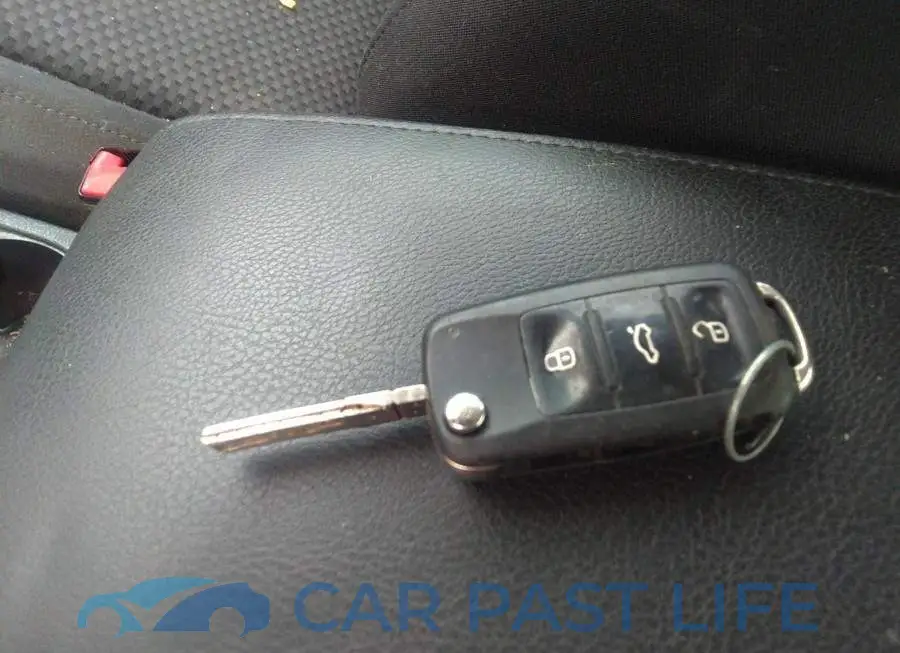 3VW2K7AJ6DM282115# 11