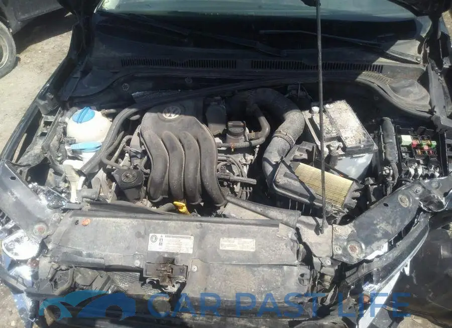 3VW1K7AJ2DM268174# 10