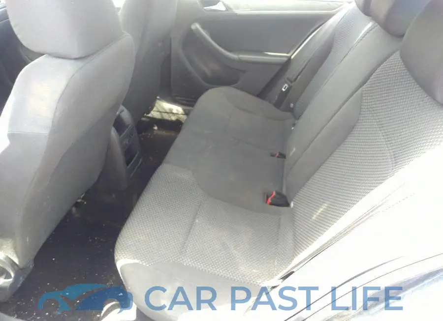 3VW2K7AJ2DM375729# 8