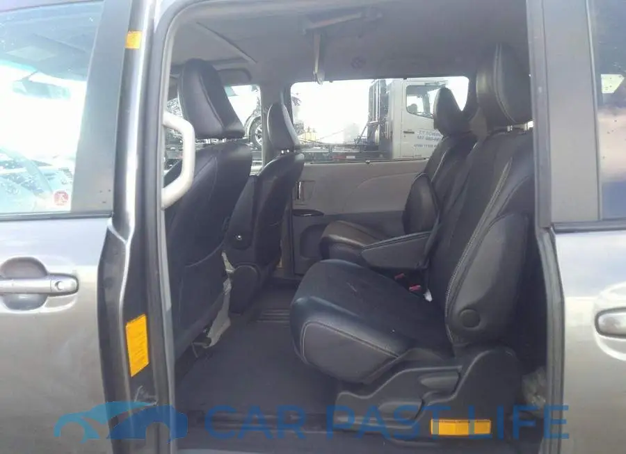 5TDXK3DC3CS270212# 8