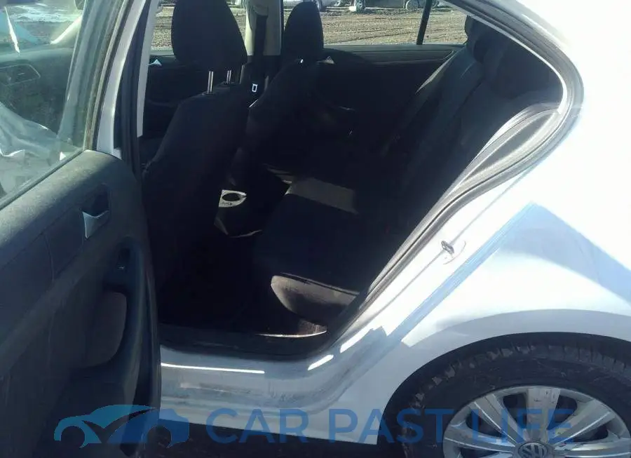 3VW2K7AJ6CM387865# 8