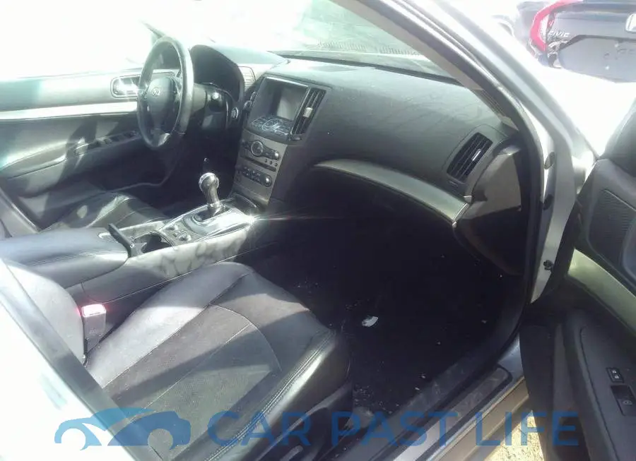 JN1CV6AR9BM353737# 5