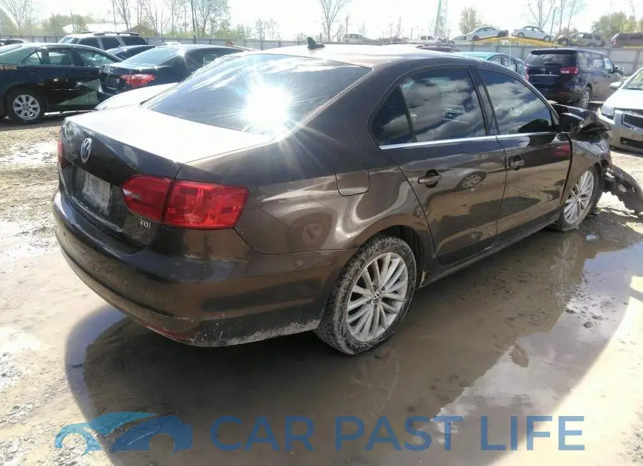 3VWLL7AJ1BM102828# 4