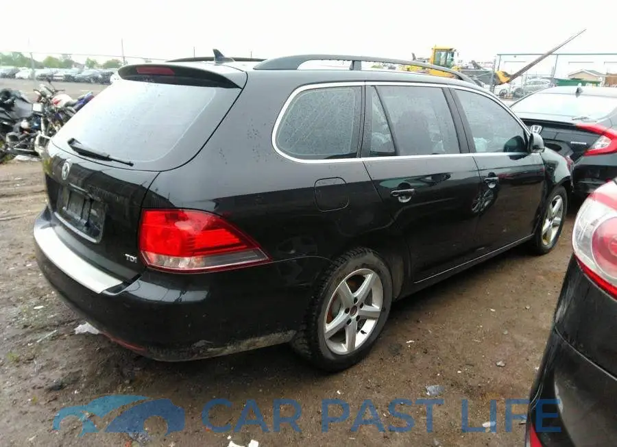 3VWML7AJ9CM702406# 4