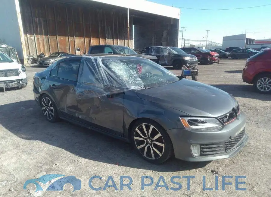 3VW587AJ9CM030367# 1