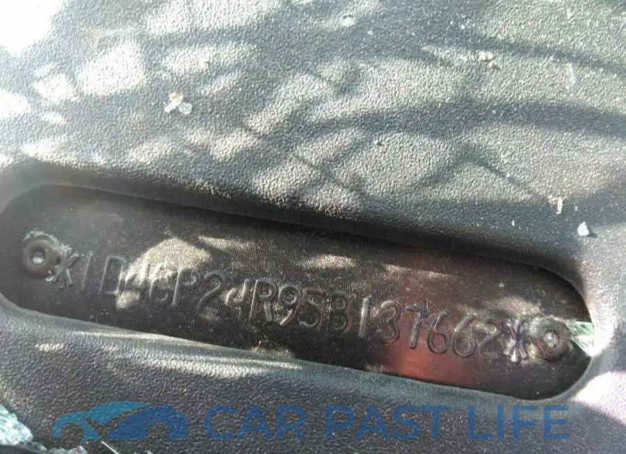 1D4GP24R95B137662# 9