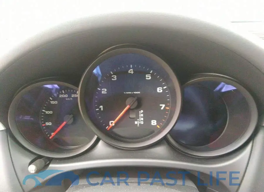 WP1AA2A52MLB01860# 7