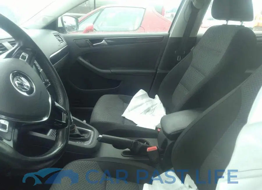 3VWD07AJ9GM409605# 5