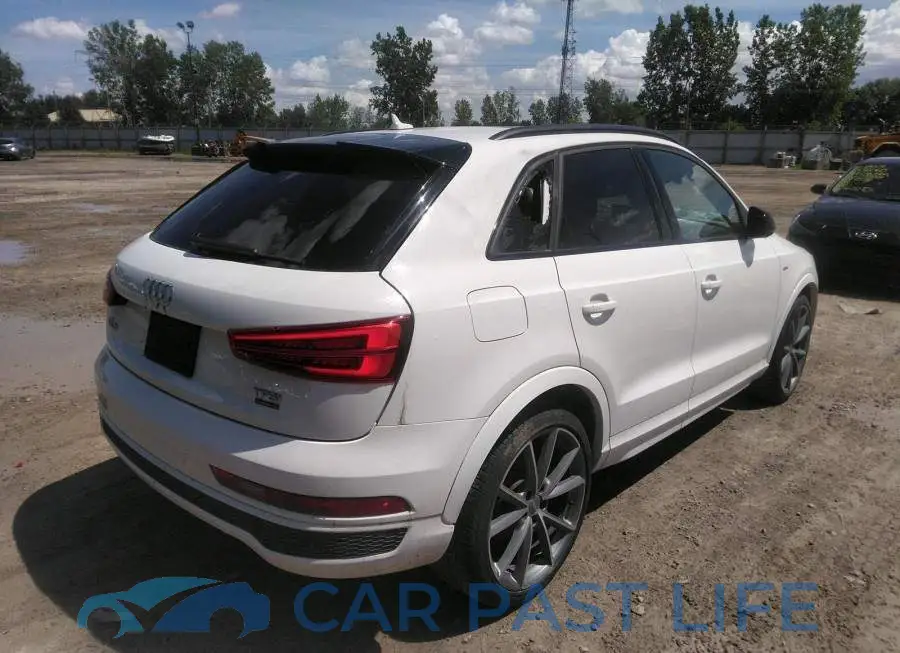 WA1GCCFS6JR030370# 4