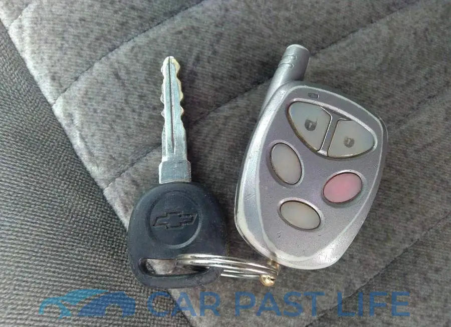 2G1WH55K6Y9241551# 11