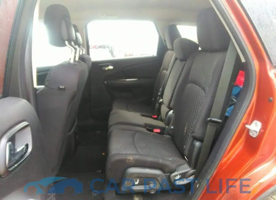 3C4PDCCG2DT721068# 8