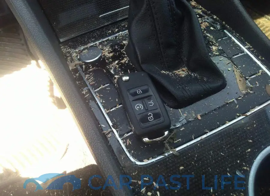 1VWCH7A36DC020892# 11