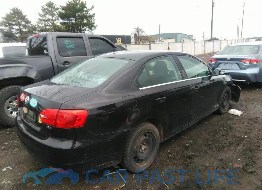 3VWDX7AJ1BM008831# 4