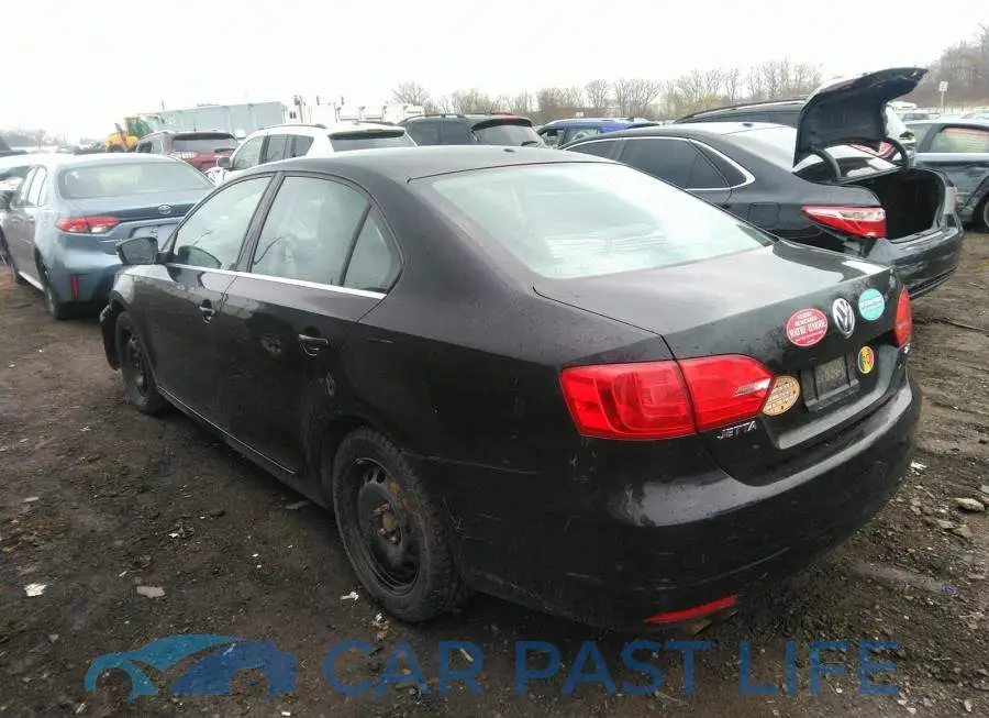 3VWDX7AJ1BM008831# 3