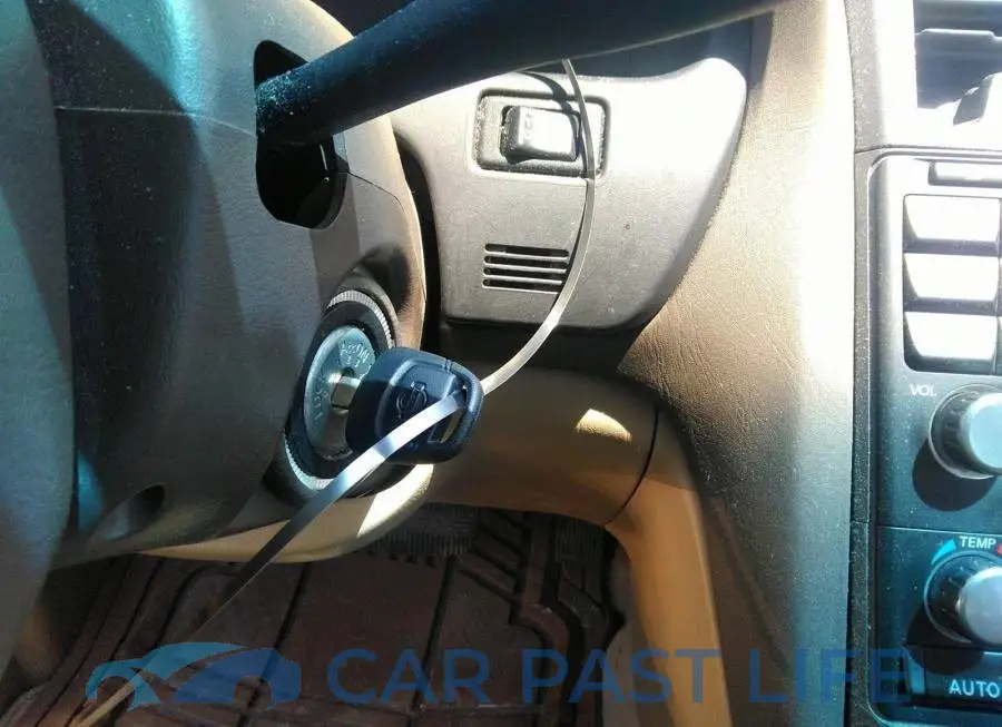 JN1CA31D3YT539612# 11