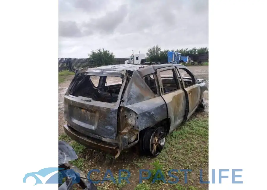 1C4NJDAB7HD197389# 4