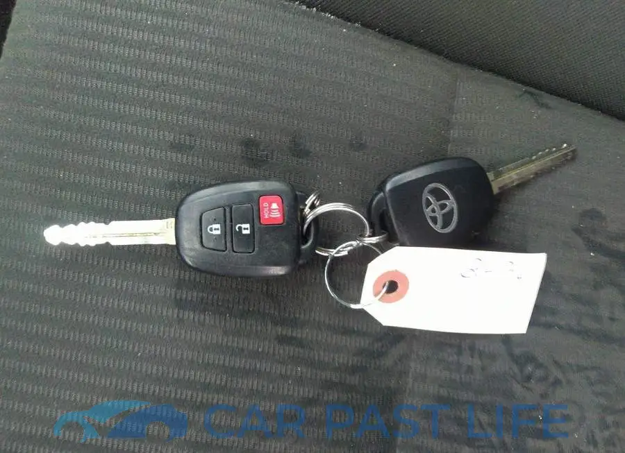 2T3ZFREV1JW425870# 11