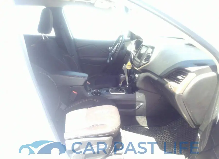 1C4PJMCS3HW581471# 5