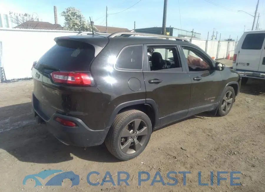 1C4PJLCS5GW372676# 4