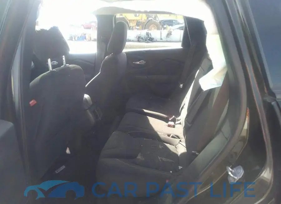 1C4PJLCS5GW372676# 8