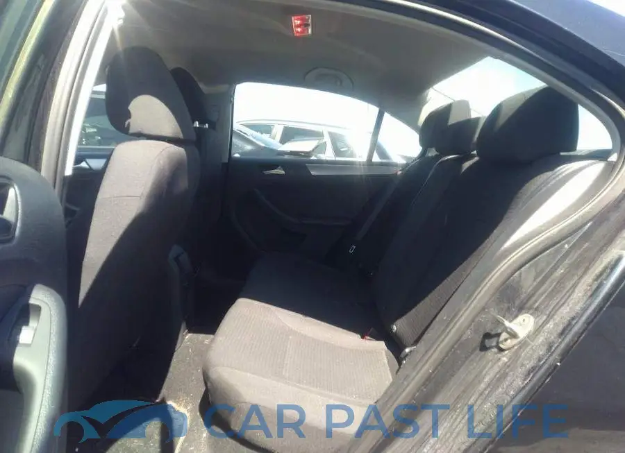 3VW267AJ1GM220856# 8