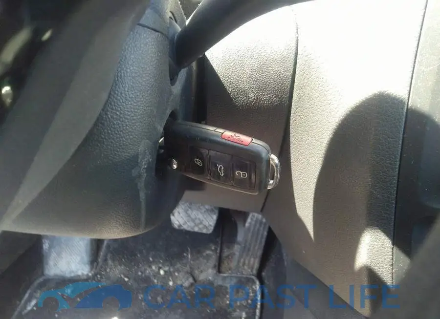 3VW267AJ1GM220856# 11