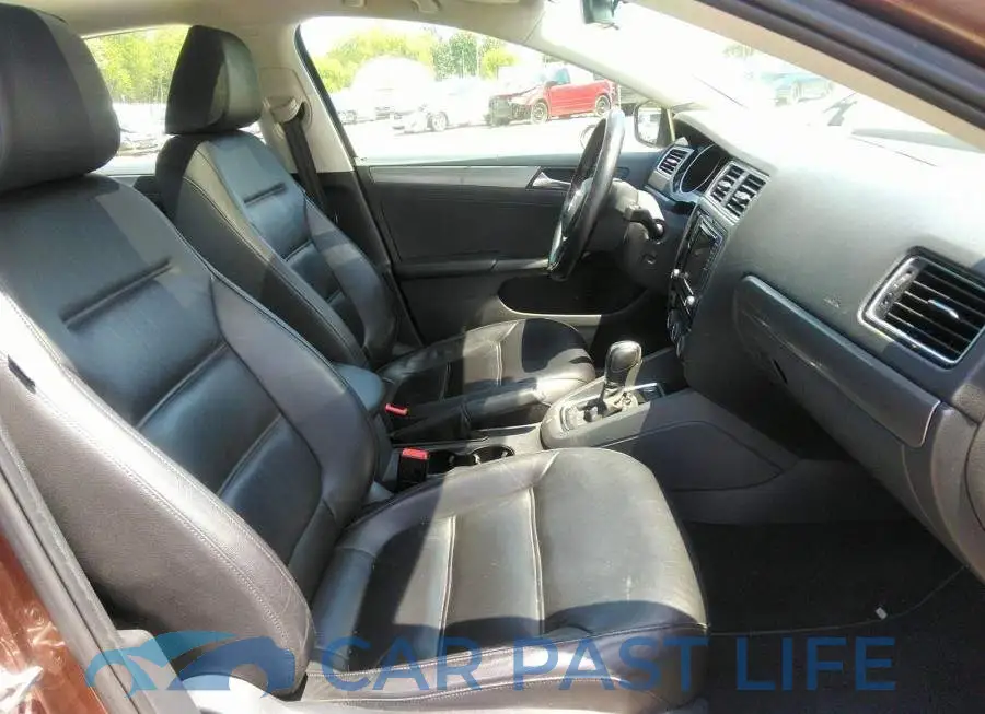 3VWL07AJ7GM389656# 5