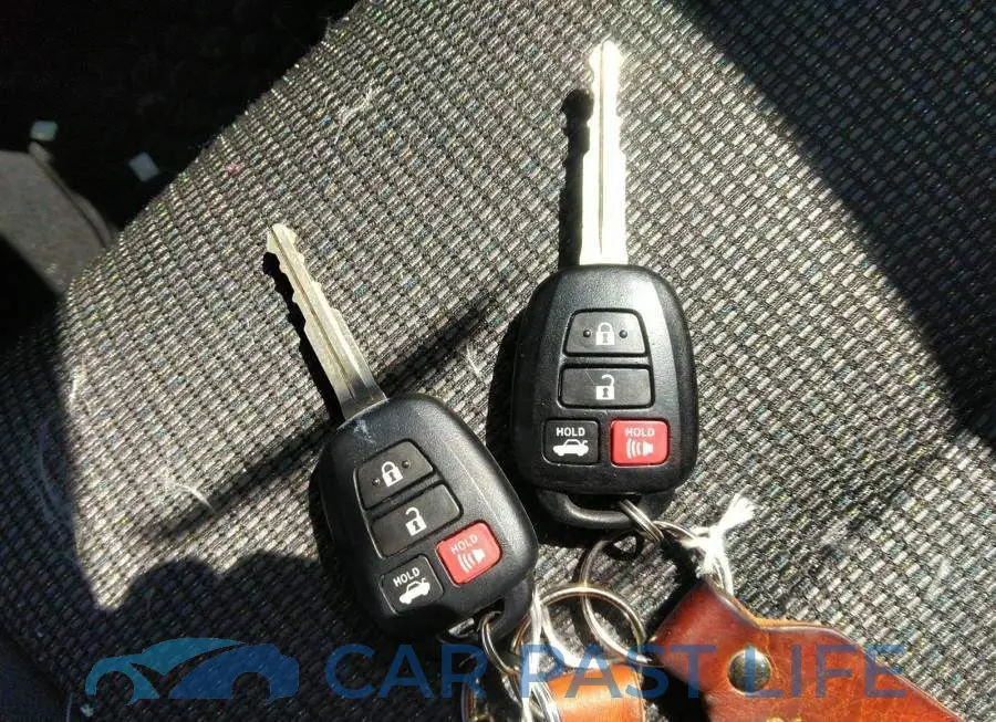 2T1BURHE5EC102747# 11